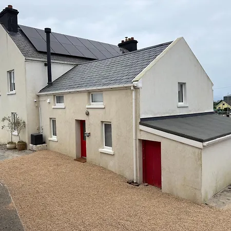 Beautiful Lakeside In Donegal Gaeltacht Holiday home *