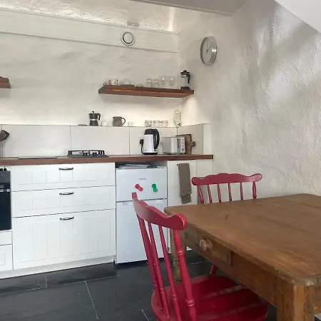 Beautiful Lakeside In Donegal Gaeltacht Holiday home